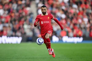 صلاح يحتفي بتتويج توتنهام بالدوري الأوروبي مع الإشادة بالمدير الفني