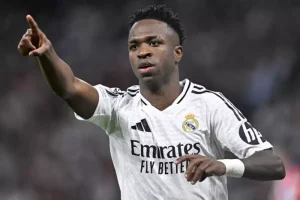 بعد المونديال: فينيسيوس يعلن موافقته على تمديد عقده مع ريال مدريد