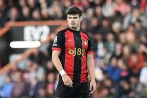 بورنموث يوقع اتفاقًا مع بديل كيركيز قبل انتقاله إلى ليفربول.