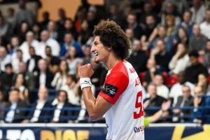 فيزبريم المجري يعلن ضم علي زين حتى عام 2027 ليكون رابع لاعب مصري في الفريق