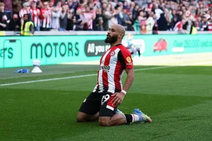 مبيومو يفضل الانتقال إلى مانشستر يونايتد رغم اهتمام توتنهام