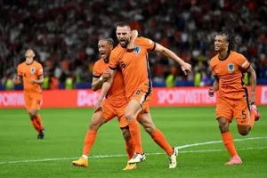 هولندا تسيطر على مالطا بفوز ساحق 8-0 في تصفيات كأس العالم